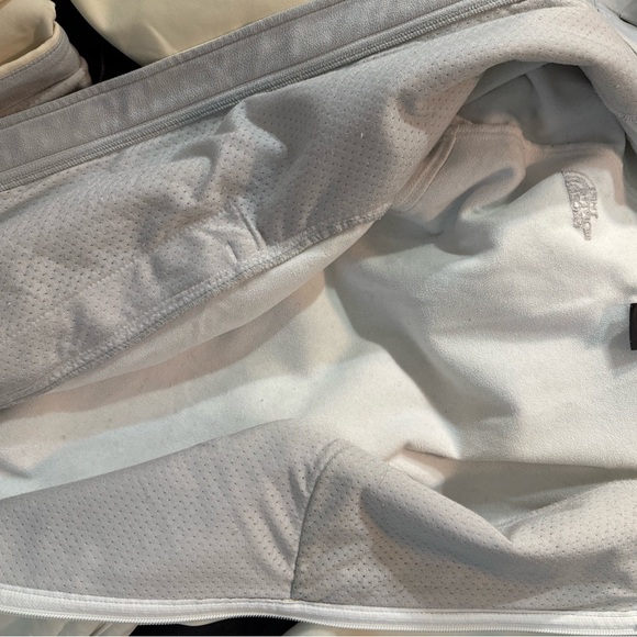 The North Face Off-White Jacket - Picture 14 of 16